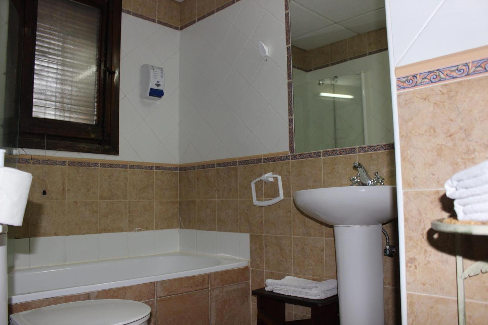 Apartamentos De Astroturismo La Canada Torrejón el Rubio Eksteriør billede