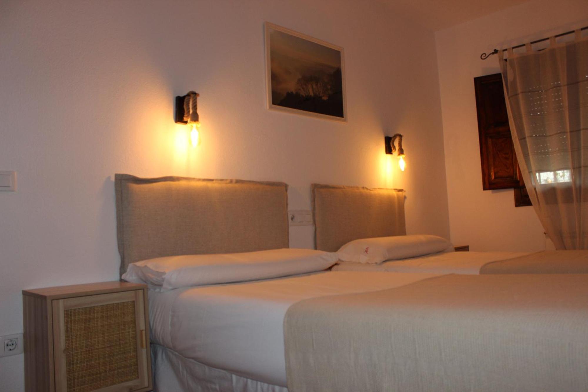 Apartamentos De Astroturismo La Canada Torrejón el Rubio Eksteriør billede