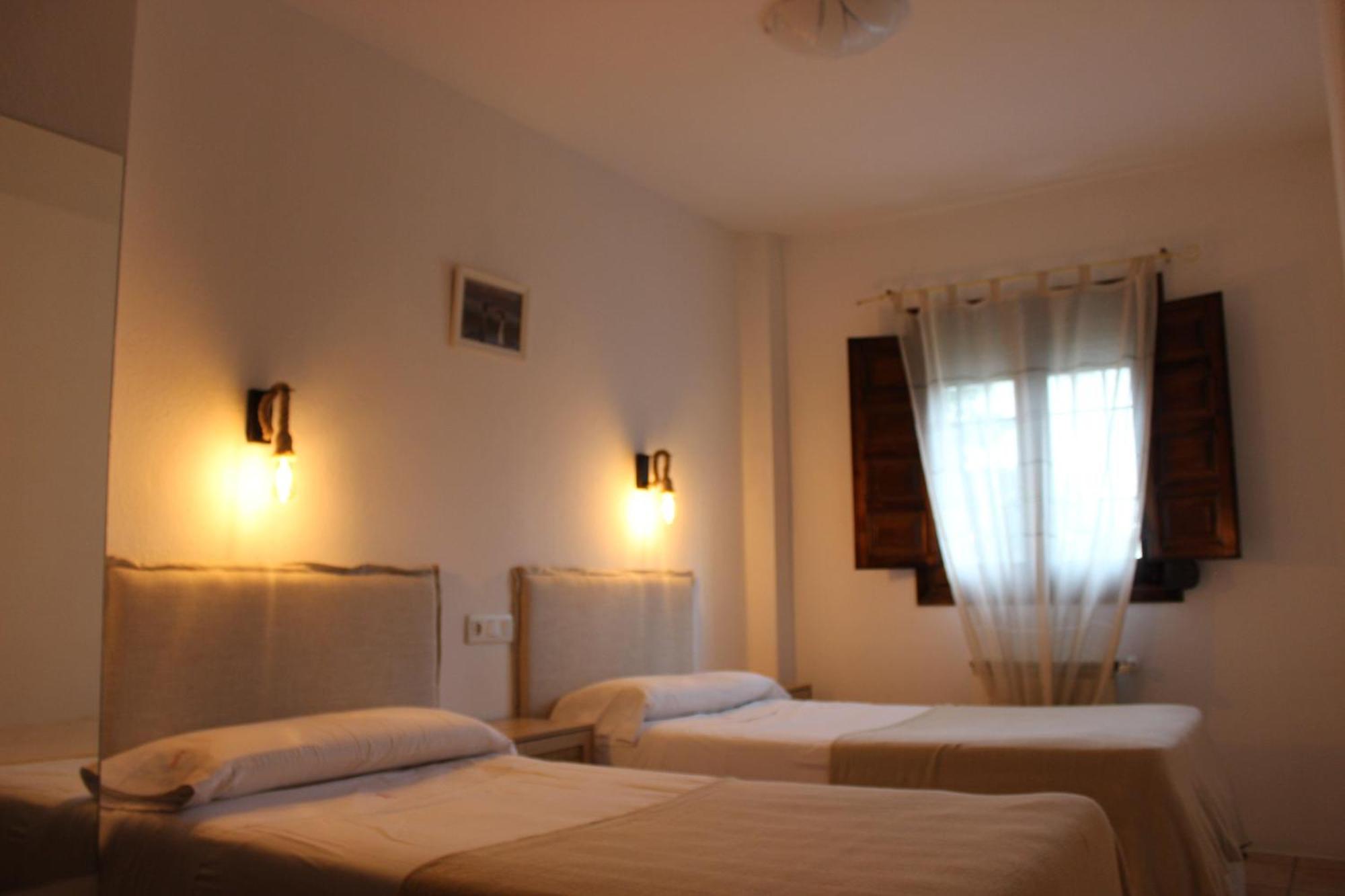 Apartamentos De Astroturismo La Canada Torrejón el Rubio Eksteriør billede